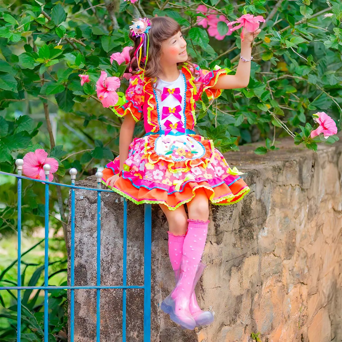 Vestido Festa Junina Infantil Luxo Rosa Roupa Caipira Floral Com Mini Chapeu de Palha